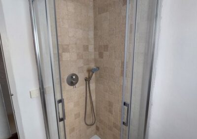 R26 - Bathroom